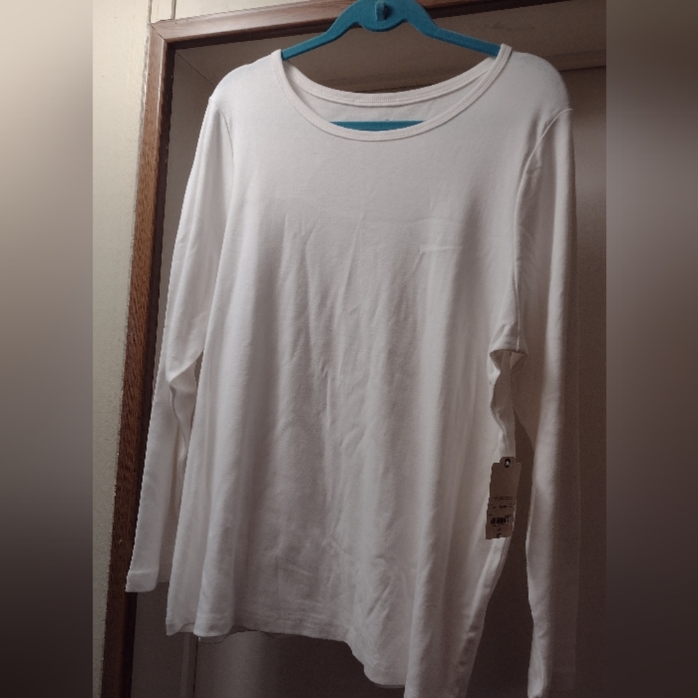 St. John's Bay Classic Women's White Long Sleeve Tee